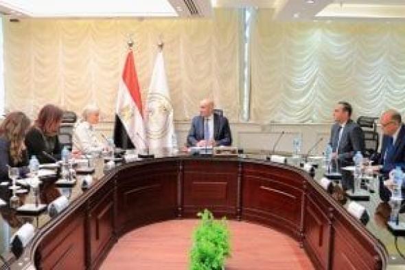 وزير
التعليم
يبحث
تعزيز
الشراكة
فى
برامج
التغذية
المدرسية