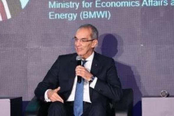 وزير
الاتصالات:
زيادة
عدد
المتدربين
لاعداد
كوادر
لتنفيذ
مشروعات
التحول
الرقمى