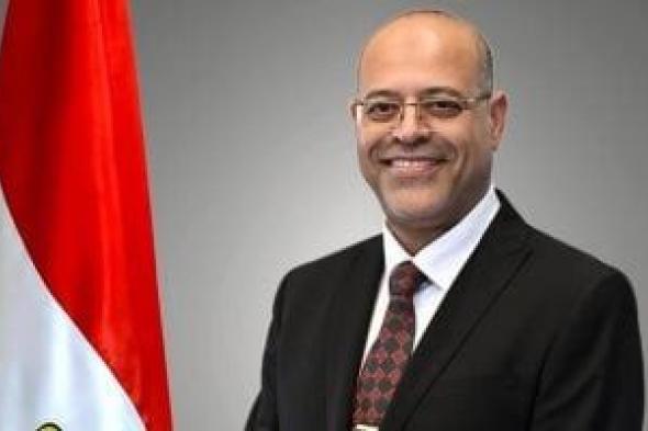 وزير
العمل:
تقديم
منح
دراسية
جزئية
تصل
لـ45%
لبرامج
الماجستير
المهنى