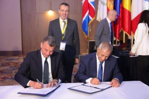 بالبلدي
      :
      “سكاي
      بورتس”
      و”كلية
      الهندسة
      والتكنولوجيا
      بالأكاديمية
      العربية
      للعلوم
      والتكنولوجيا
      والنقل
      البحري”
      توقعان
      بروتوكول
      تعاون
      في
      مجالات
      الاستشارات
      والتدريب
      والابتكار
      والبحث
      العلمي
      والصناعة
      والتوظيف