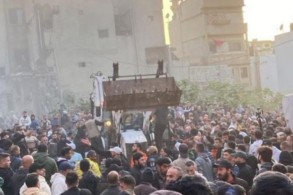 لبنان
      تَقاسَمه
      مشهد
      مأسوي
      واحد…
      دموع
      كفركلا
      ودماء
      طرابلس