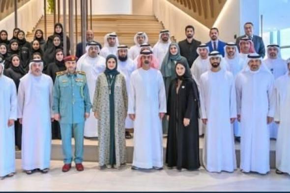 عمار
      بن
      حميد
      يكرم
      الفائزين
      في
      تحدي
      «خدمات
      الجيل
      القادم»
      بحكومة
      عجمان