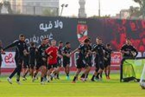 توروب
      يحذر
      لاعبي
      الأهلي
      من
      عقوبة
      إمام
      عاشور
      ويهدد
      المتخاذلين