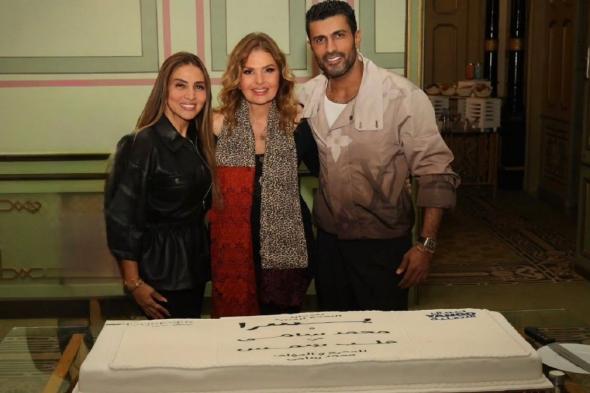 دكتورة
ومدرّس..
هكذا
تظهر
يسرا
ومحمد
سامي
في
مسلسل
"قلب
شمس"