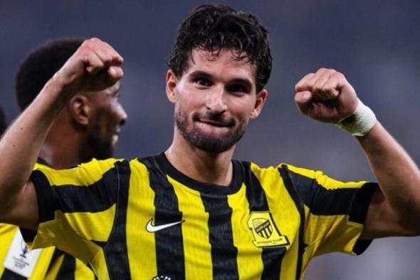 اتحاد
      جدة
      يغرق
      الغرافة
      بالسبعة