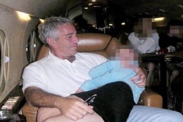 رئيس
      شرطة
      سابق
      يكشف
      أن
      ترامب
      أخبره
      في
      2006
      بأن
      الجميع
      كانوا
      على
      علم
      بسلوك
      جيفري
      إبستين