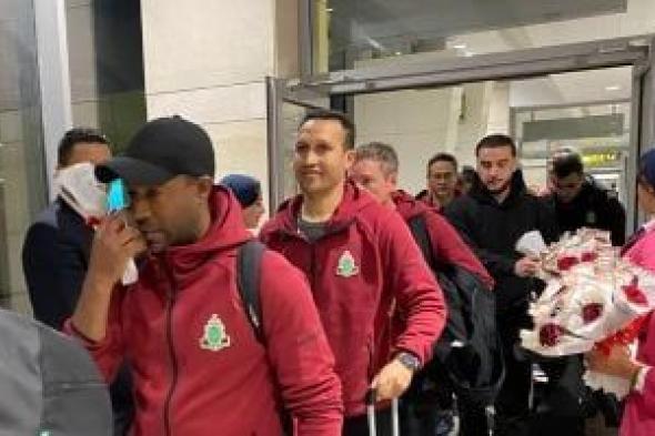 شاهد
استقبال
بعثة
الجيش
الملكي
المغربي
بالورود
بعد
الوصول
للقاهرة