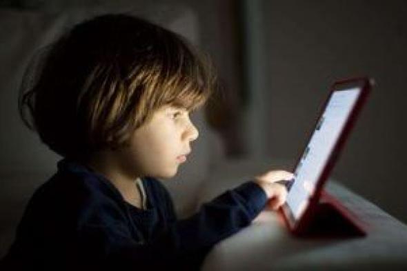 "الاتصالات"
تطلق
برنامجًا
للمعلمين
في
بنها
لحماية
الأطفال
على
الإنترنت