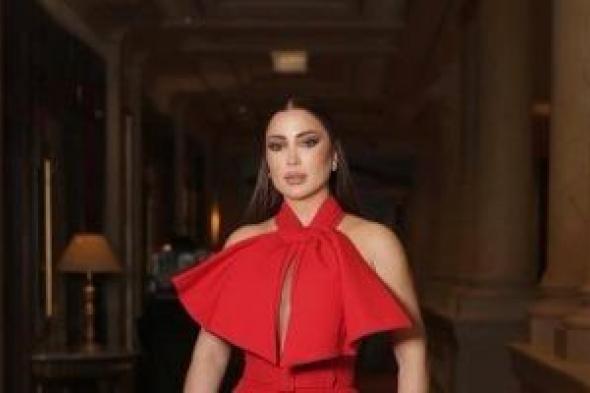 نسرين
طافش
أيقونة
عربية
فى
الموضة
والجمال..
بساطة
الكاجوال
وتألق
الفورمال