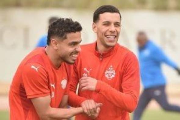 العريس
كريم
الدبيس
يشارك
فى
مران
سيراميكا
استعدادا
للزمالك
بكأس
مصر