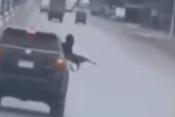 مطاردة
هوليودية
فى
المغرب..
تبادل
إطلاق
النار
بين
سيارتين
والأمن
يتدخل