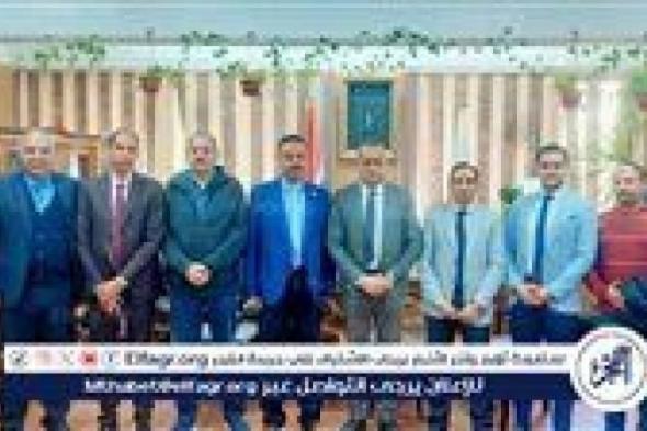 تفاصيل
      لقاء
      عميد
      طب
      أسيوط
      مع
      وفد
      لجنة
      التراخيص
      لزراعة
      الأعضاء
      بوزارة
      الصحة
      اليوم