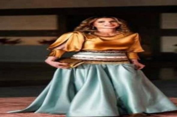 لمسة
      الحرير
      تعزز
      فخامة
      إطلالة
      الملكة
      رانيا
      باللون
      الأزرق
      الفيروزي