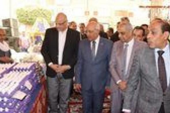 محافظ
      القليوبية
      يفتتح
      3
      معارض
      "أهلًا
      رمضان"
      بطوخ
      وشبرا
      الخيمة