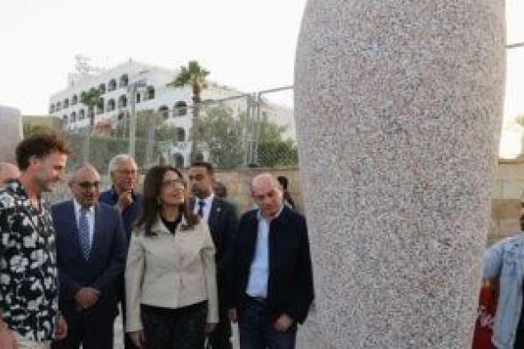 الثقافة
توجّه
بالتعاون
مع
الإسكان
والتنمية
المحلية
لعرض
السمبوزيوم
بالميادين