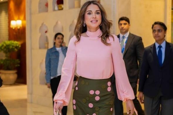 الملكة رانيا تزور مدرسة تشاناكيا للحِرف بمومباي