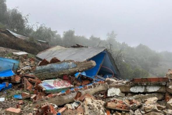 بالبلدي
      :
      ليلة
      انكسار
      الجبل..
      “العمق”
      تنقل
      القصة
      الكاملة
      لانهيار
      دوار
      اغبالو
      بإقليم
      شفشاون
      (فيديو
      وصور)