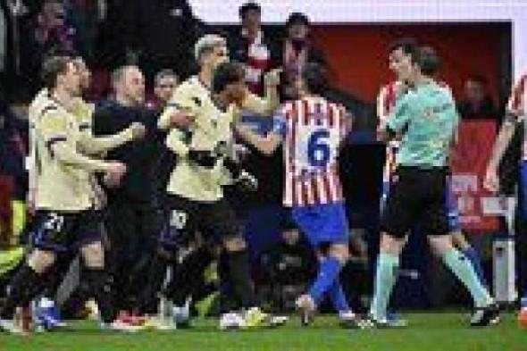 برشلونة
      يتقدم
      بشكوى
      رسمية
      ضد
      التحكيم
      بعد
      مواجهة
      أتلتيكو
      مدريد