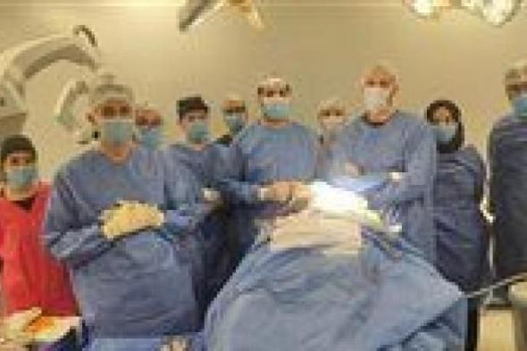 4
      ساعات
      حاسمة..
      أطباء
      جراحة
      المخ
      والأعصاب
      بقصر
      العيني
      ينقذون
      شاب
      من
      آلة
      حادة
      بالرأس