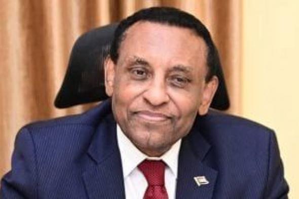 رئيس
وزراء
السودان:
القوات
المسلحة
تقوم
بواجباتها
الدستورية
دفاعا
عن
سيادة
البلاد
ووحدتها