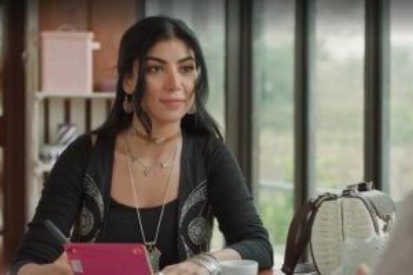 كارولين
عزمى..
نشاط
فنى
مكثف
بين
«رأس
الأفعى»
و«محمود
التانى»
و«ولاد
العسل"