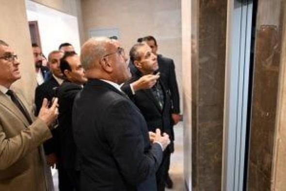 رئيس
العربية
للتصنيع
يتفقد
إنتاج
الشركة
العربية
السويسرية
للمصاعد