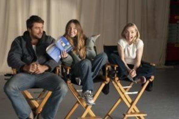 صور
جديدة
من
كواليس
فيلم
The
Housemaid
لـ
سيدنى
سوينى
وأماندا
سيفريد