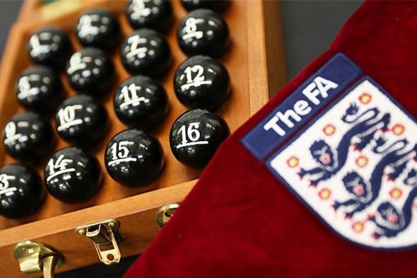 نتائج
      قرعة
      دور
      الـ16
      من
      كأس
      الاتحاد
      الإنجليزي..
      خصم
      سهل
      لـ
      ليفربول
      ومواجهة
      صعبة
      لـ
      مانشستر
      سيتي