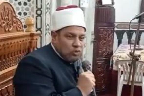 أداء
صلاة
التراويح
ودعاء
القنوت
في
أول
ليلة
لشهر
رمضان
بمساجد
كفر
الشيخ..
فيديو
وصور