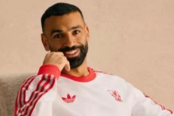 محمد صلاح يتصدر الإعلان الدعائي لملابس ليفربول الجديدة.. صور