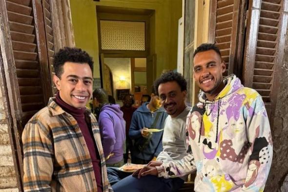 مصطفى
      الدمرداش
      لـ
      "الفجر
      الفني":
      أول
      واحد
      دعم
      بيبو..
      ومبسوط
      بالشغل
      مع
      كزبرة