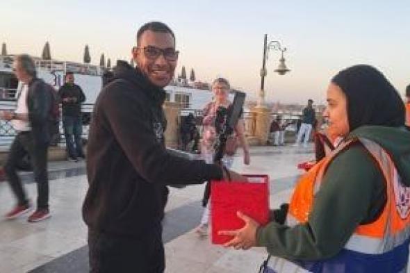 رمضان
فرحة..
فريق
اتحاد
شباب
الأقصر
يوزعون
فوانيس
وهدايا
بكورنيش
النيل..
صور