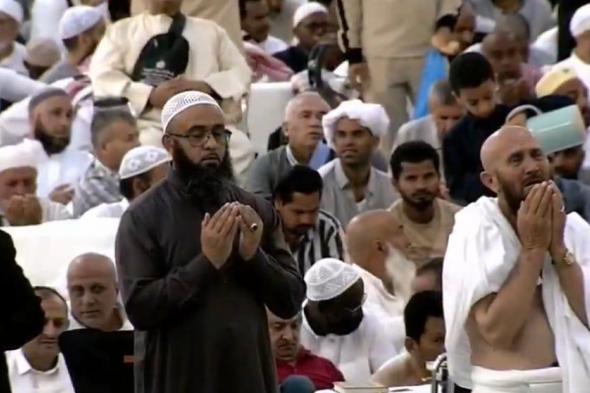 أعين
    فاضت
    شوقا
    للكعبة..
    أجواء
    إيمانية
    بين
    المعتمرين
    بالحرم
    المكي