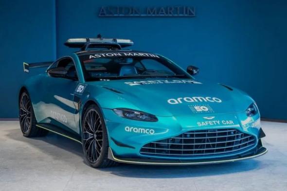 مقابل
      600
      ألف
      إسترليني..عرض
      سيارة
      «الأمان»
      في
      سباق
      أبوظبي
      2021
      للبيع