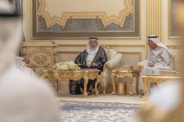 سلطان:
      «الخارجية»
      تعزز
      العلاقات
      بين
      الإمارات
      وكافة
      الدول