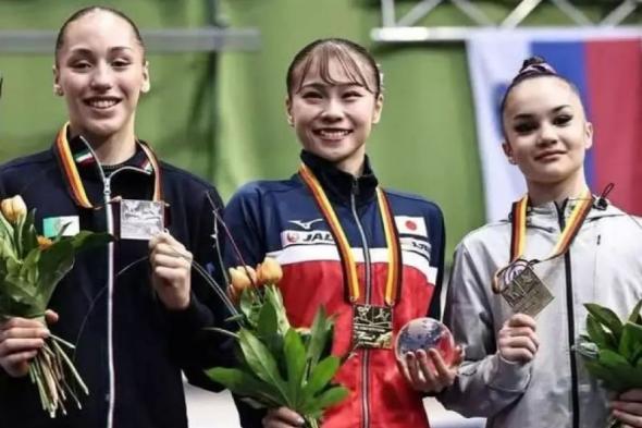 نمور
تهدي
الجزائر
فضية
كأس
العالم
للجمباز
الفني