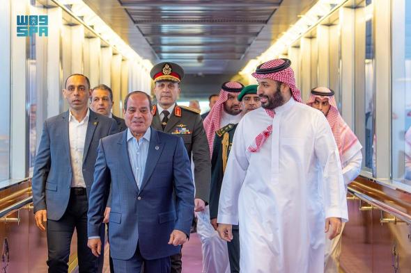 رئيس
    جمهورية
    مصر
    يصل
    إلى
    جدة
    وولي
    العهد
    في
    مقدمة
    مستقبليه