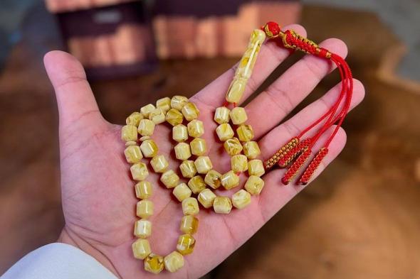 من
    نواة
    العجوة
    وحجارة
    جبل..
    بهية
    الحازمي
    حرفية
    من
    المدينة
    المنورة
    تصنع
    سبح
    يدوية
    من
    أرض
    المدينة