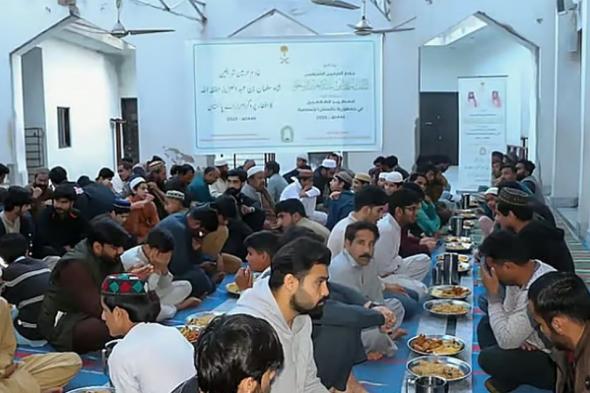 متحدث
    «الشؤون
    الإسلامية»:
    الدول
    المستفيدة
    من
    برنامج
    خادم
    الحرمين
    لتفطير
    الصائمين
    تتجاوز
    120
    دولة
     