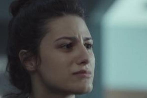 كيرا
يغنم
تستقبل
زوجها
بين
مصابي
غارة
على
مدرسة
الأونروا
في
صحاب
الأرض