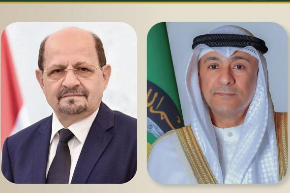 «البديوي»
    يبحث
    مع
    رئيس
    الوزراء
    اليمني
    آخر
    مستجدات
    الأوضاع
    في
    اليمن
    والمنطقة