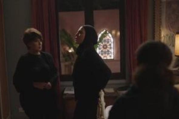 مسلسل
توابع
الحلقة
7
..
شهيرة
تنتقل
إلى
شقة
إخلاص
وتعيش
معها