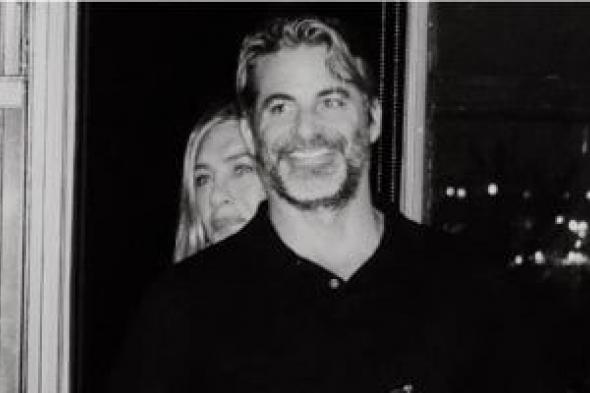 جينيفر
أنيستون
وجيم
كيرتس
على
أعتاب
خطوة
جديدة
في
علاقتهما..
ما
هي؟