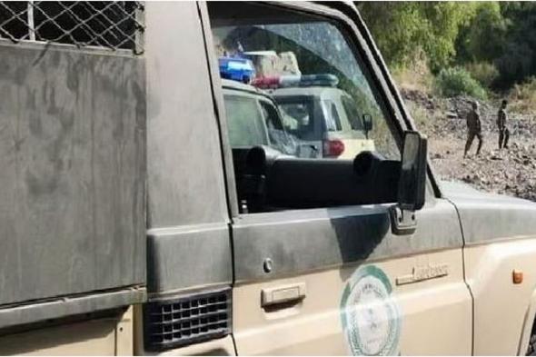 دوريات
    المجاهدين
    بعسير
    تقبض
    على
    مقيم
    لنقله
    5
    مخالفين
    لنظام
    أمن
    الحدود