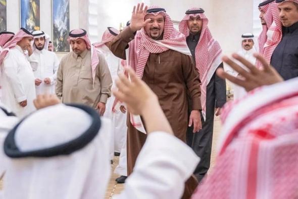 أمير
    منطقة
    القصيم
    يشارك
    الأيتام
    مأدبة
    الإفطار