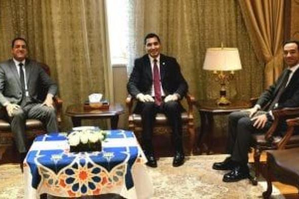 وزير
الرياضة
يستقبل
نائب
وزير
التربية
والتعليم
ومساعد
التعليم
العالى