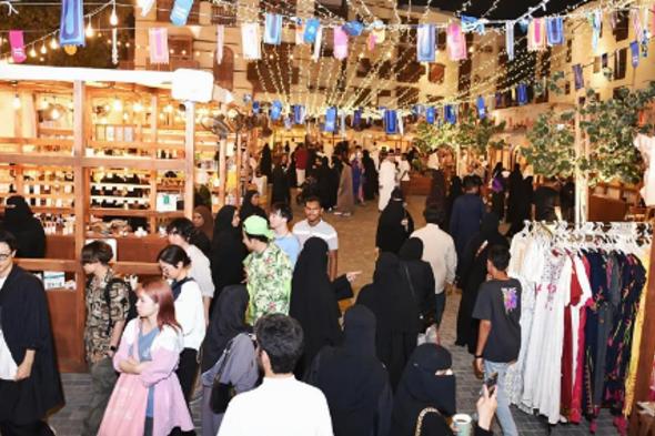 أسواق
جدة
تستقطب
الزوار
والمتسوقين
في
ليالي
رمضان