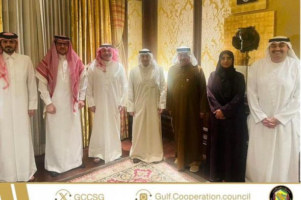 الأمين
    العام
    لمجلس
    التعاون
    يلتقي
    سفراء
    وممثلي
    سفارات
    دول
    الخليج
    في
    الهند