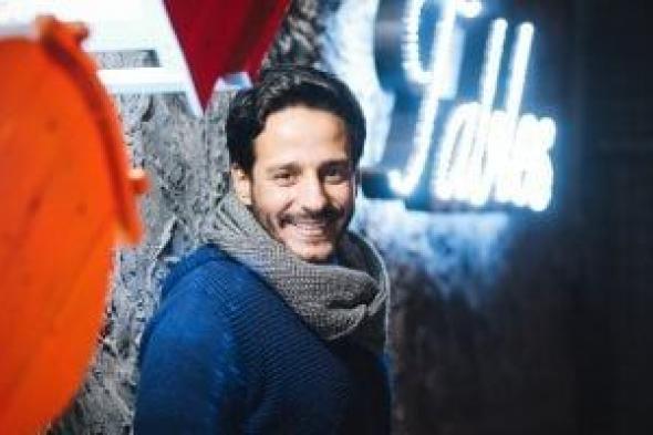 الشاعر
أحمد
المالكى
يتحدث
عن
موقف
مؤثر
مع
الراحل
محمد
رحيم