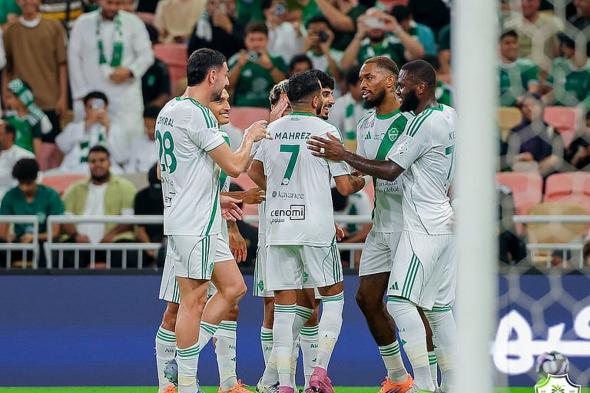 الأهلي
    يسعى
    إلى
    صدارة
    دوري
    روشن
    أمام
    الرياض
    الليلة